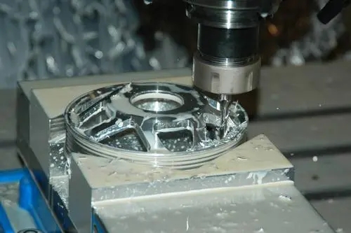 정밀 부품 가공에서 다양한 가이드웨이에 대한 CNC 가공의 장점과 단점 - Xiehuang Hardware